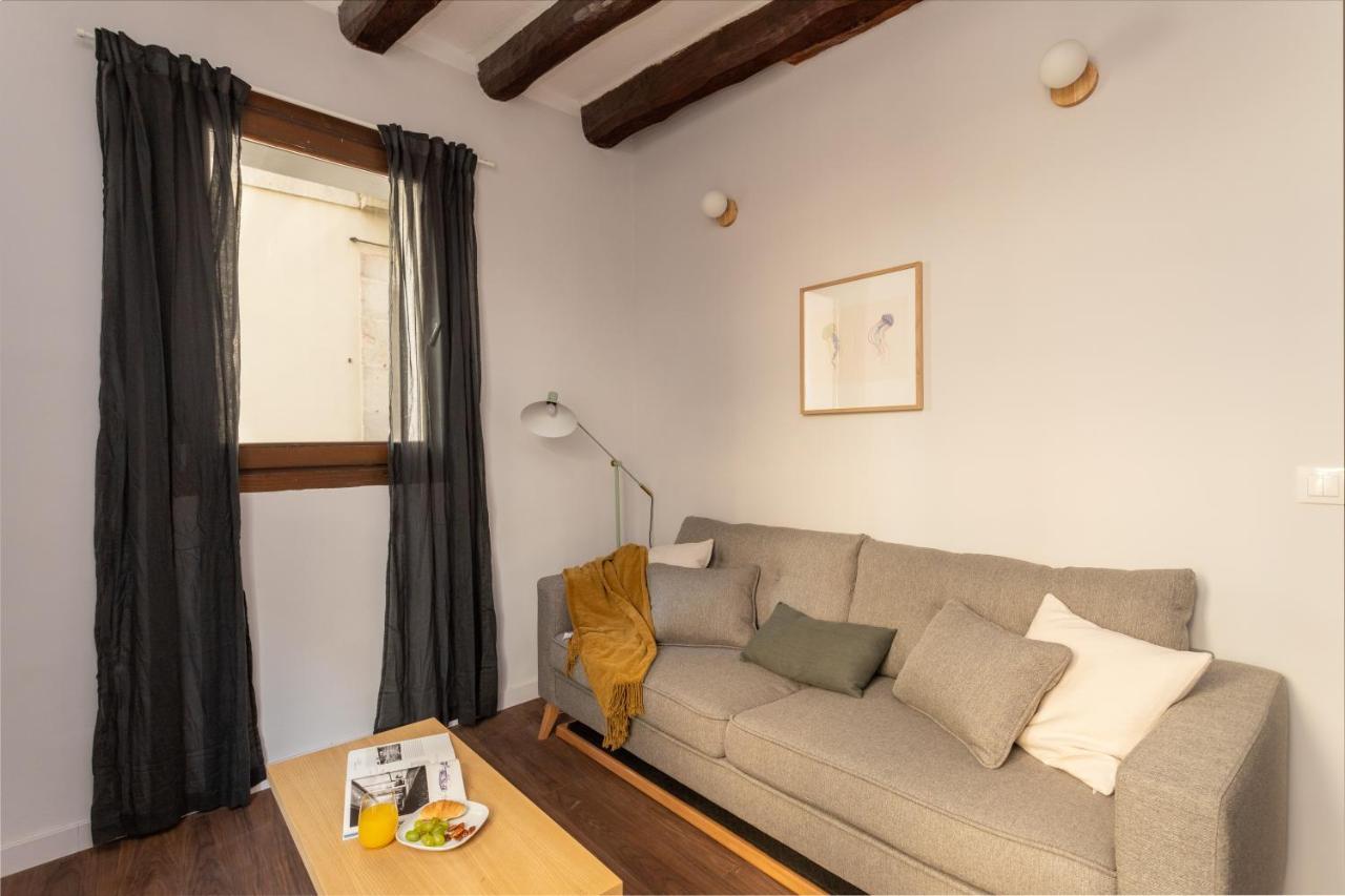 Barcelona Apartments In Born ภายนอก รูปภาพ